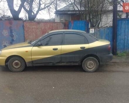 Желтый Дэу Ланос, объемом двигателя 1.5 л и пробегом 100 тыс. км за 1564 $, фото 3 на Automoto.ua