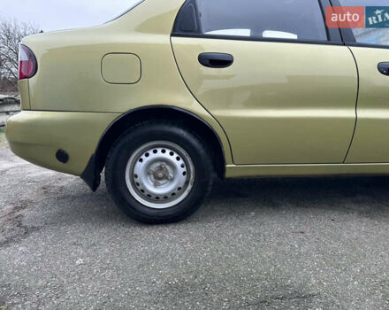 Жовтий Деу Ланос, об'ємом двигуна 1.4 л та пробігом 64 тис. км за 2550 $, фото 3 на Automoto.ua