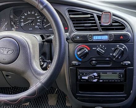 Желтый Дэу Ланос, объемом двигателя 1.5 л и пробегом 199 тыс. км за 3300 $, фото 4 на Automoto.ua