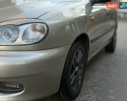 Желтый Дэу Ланос, объемом двигателя 1.6 л и пробегом 115 тыс. км за 2750 $, фото 6 на Automoto.ua