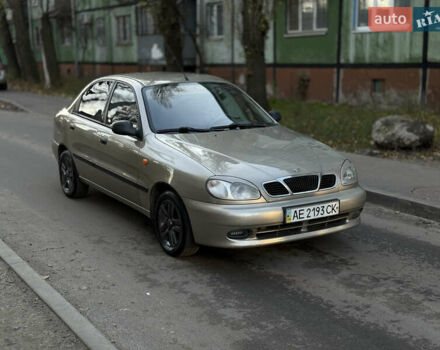 Желтый Дэу Ланос, объемом двигателя 1.6 л и пробегом 115 тыс. км за 2750 $, фото 1 на Automoto.ua