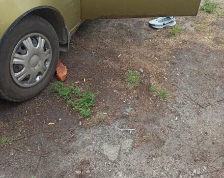 Жовтий Деу Ланос, об'ємом двигуна 1.4 л та пробігом 59 тис. км за 2000 $, фото 3 на Automoto.ua