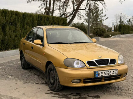 Желтый Дэу Ланос, объемом двигателя 1.5 л и пробегом 167 тыс. км за 2300 $, фото 1 на Automoto.ua