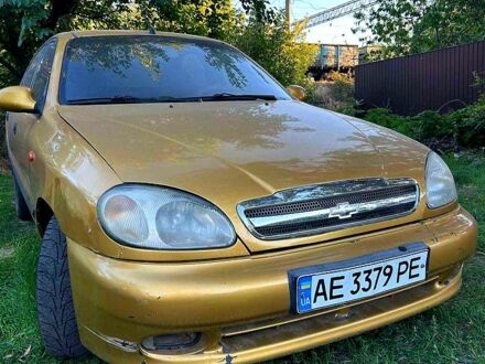 Желтый Дэу Ланос, объемом двигателя 1.5 л и пробегом 450 тыс. км за 1380 $, фото 1 на Automoto.ua