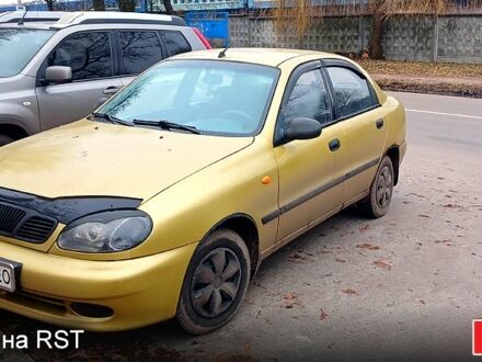 Желтый Дэу Ланос, объемом двигателя 1.5 л и пробегом 140 тыс. км за 1800 $, фото 1 на Automoto.ua