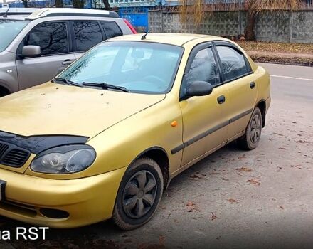 Желтый Дэу Ланос, объемом двигателя 1.5 л и пробегом 140 тыс. км за 1800 $, фото 1 на Automoto.ua