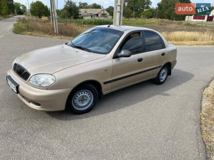 Жовтий Деу Ланос, об'ємом двигуна 1.39 л та пробігом 150 тис. км за 2000 $, фото 1 на Automoto.ua