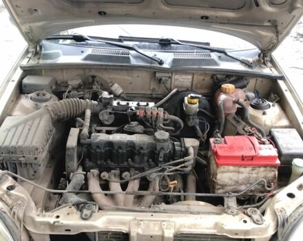 Деу Ланос 2002 у Кам'янське (Дніпродзержинськ) на Automoto.ua Сірий Деу Ланос, об'ємом двигуна 1.5 л та пробігом 131 тис. км за 1100 $, фото 3 на Automoto.ua