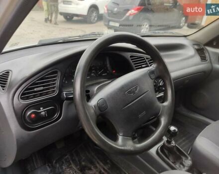 Серый Дэу Ланос, объемом двигателя 1.6 л и пробегом 280 тыс. км за 2700 $, фото 2 на Automoto.ua