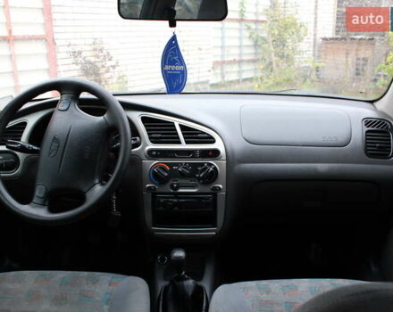 Деу Ланос 2005 у Житомирі на Automoto.ua Сірий Деу Ланос, об'ємом двигуна 1.6 л та пробігом 215 тис. км за 1750 $, фото 7 на Automoto.ua