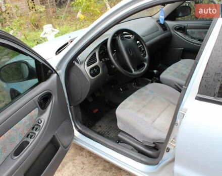 Деу Ланос 2005 у Житомирі на Automoto.ua Сірий Деу Ланос, об'ємом двигуна 1.6 л та пробігом 215 тис. км за 1750 $, фото 6 на Automoto.ua