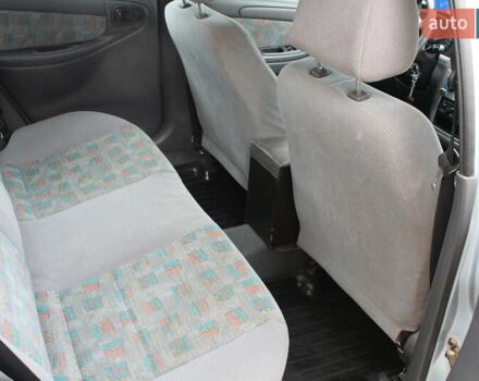 Деу Ланос 2005 у Житомирі на Automoto.ua Сірий Деу Ланос, об'ємом двигуна 1.6 л та пробігом 215 тис. км за 1750 $, фото 10 на Automoto.ua