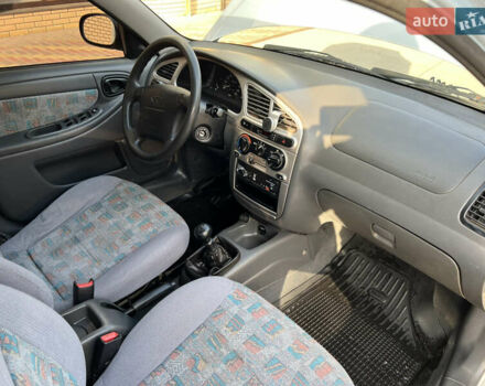 Сірий Деу Ланос, об'ємом двигуна 1.6 л та пробігом 225 тис. км за 2900 $, фото 16 на Automoto.ua