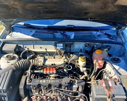 Серый Дэу Ланос, объемом двигателя 1.5 л и пробегом 440 тыс. км за 2000 $, фото 3 на Automoto.ua