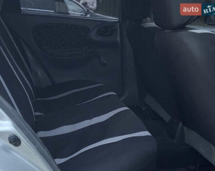 Деу Ланос 2007 у Дрогобичі на Automoto.ua Сірий Деу Ланос, об'ємом двигуна 1.5 л та пробігом 184 тис. км за 1999 $, фото 43 на Automoto.ua