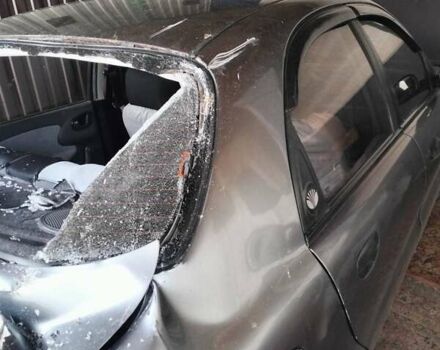 Деу Ланос 2007 у Бердичеве на Automoto.ua Сірий Деу Ланос, об'ємом двигуна 1.5 л та пробігом 217 тис. км за 1400 $, фото 4 на Automoto.ua