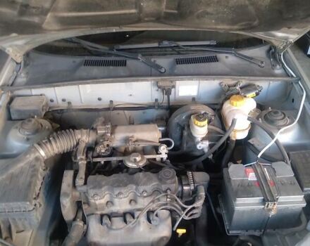 Сірий Деу Ланос, об'ємом двигуна 1.5 л та пробігом 252 тис. км за 1800 $, фото 1 на Automoto.ua