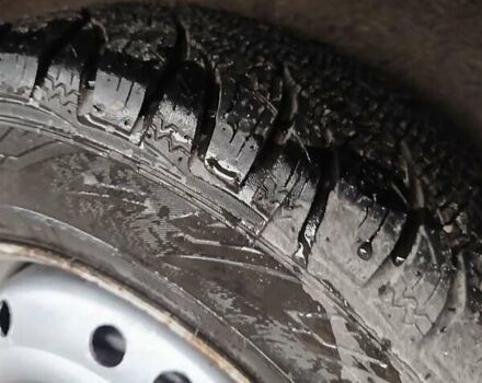 Серый Дэу Ланос, объемом двигателя 1.5 л и пробегом 276 тыс. км за 2000 $, фото 4 на Automoto.ua