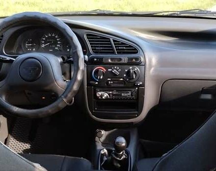 Серый Дэу Ланос, объемом двигателя 1.4 л и пробегом 225 тыс. км за 2700 $, фото 2 на Automoto.ua