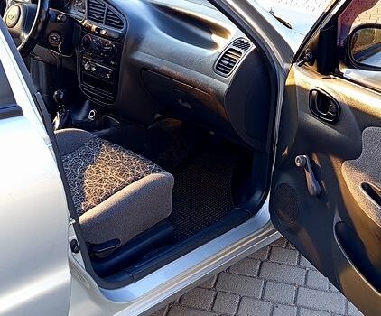 Сірий Деу Ланос, об'ємом двигуна 1.4 л та пробігом 86 тис. км за 2200 $, фото 3 на Automoto.ua
