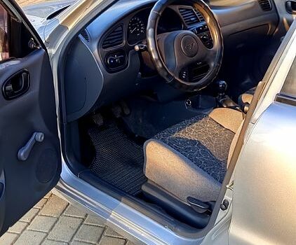 Сірий Деу Ланос, об'ємом двигуна 1.4 л та пробігом 86 тис. км за 2200 $, фото 2 на Automoto.ua