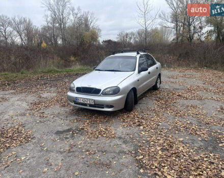 Деу Ланос 1998 у Кременчуге на Automoto.ua Сірий Деу Ланос, об'ємом двигуна 1.5 л та пробігом 300 тис. км за 2200 $, фото 1 на Automoto.ua