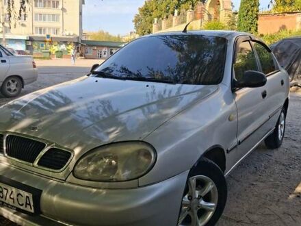 Деу Ланос 2001 у Лановцах на Automoto.ua Сірий Деу Ланос, об'ємом двигуна 1.5 л та пробігом 195 тис. км за 1800 $, фото 1 на Automoto.ua