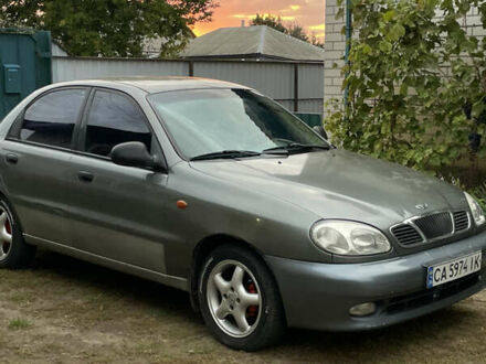 Деу Ланос 2002 у Черкасах на Automoto.ua Сірий Деу Ланос, об'ємом двигуна 1.5 л та пробігом 275 тис. км за 1750 $, фото 1 на Automoto.ua