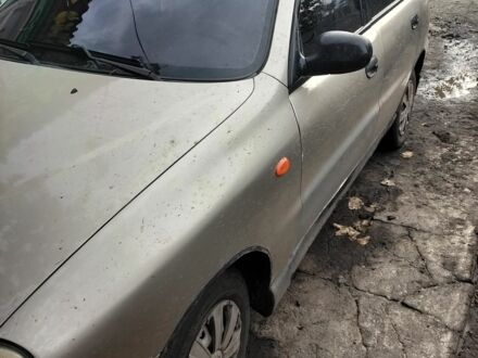 Дэу Ланос 2002 в Каменское - Днепродзержинск на Automoto.ua Серый Дэу Ланос, объемом двигателя 1.5 л и пробегом 131 тыс. км за 1100 $, фото 1 на Automoto.ua