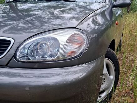 Деу Ланос 2002 у Запоріжжя на Automoto.ua Сірий Деу Ланос, об'ємом двигуна 1.6 л та пробігом 220 тис. км за 2650 $, фото 1 на Automoto.ua
