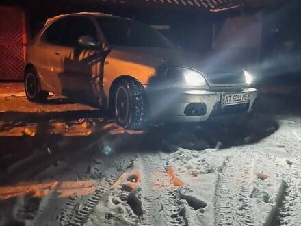 Дэу Ланос 2003 в Ивано-Франковске на Automoto.ua Серый Дэу Ланос, объемом двигателя 1.6 л и пробегом 320 тыс. км за 2000 $, фото 1 на Automoto.ua