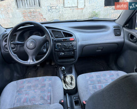 Сірий Деу Ланос, об'ємом двигуна 1.3 л та пробігом 250 тис. км за 1250 $, фото 1 на Automoto.ua