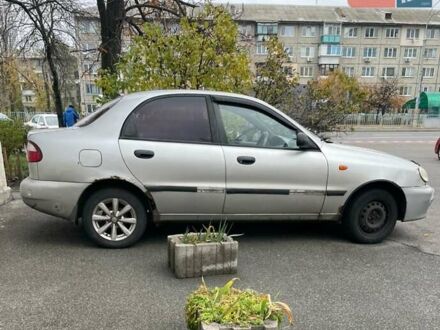 Сірий Деу Ланос, об'ємом двигуна 1.5 л та пробігом 301 тис. км за 1700 $, фото 1 на Automoto.ua