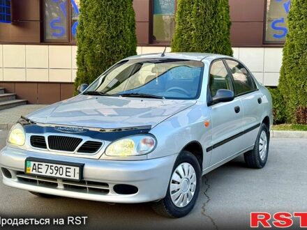 Деу Ланос 2005 у Дніпро (Дніпропетровську) на Automoto.ua Сірий Деу Ланос, об'ємом двигуна 1.5 л та пробігом 165 тис. км за 2299 $, фото 1 на Automoto.ua