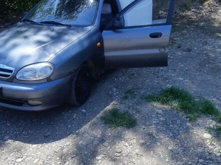 Деу Ланос 2006 у Чернівцях на Automoto.ua Сірий Деу Ланос, об'ємом двигуна 1.5 л та пробігом 300 тис. км за 2000 $, фото 1 на Automoto.ua