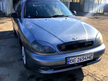 Серый Дэу Ланос, объемом двигателя 1.5 л и пробегом 250 тыс. км за 2000 $, фото 1 на Automoto.ua