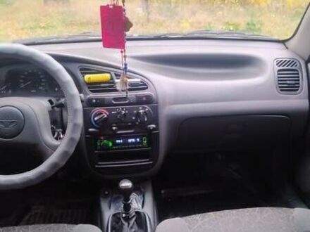 Деу Ланос 2007 у Сарнах на Automoto.ua Сірий Деу Ланос, об'ємом двигуна 1.5 л та пробігом 300 тис. км за 2000 $, фото 1 на Automoto.ua