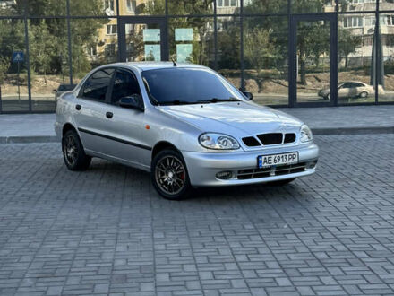 Дэу Ланос 2007 в Днепре (Днепропетровске) на Automoto.ua Серый Дэу Ланос, объемом двигателя 1.6 л и пробегом 239 тыс. км за 3350 $, фото 1 на Automoto.ua
