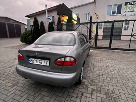 Деу Ланос 2008 у Сарнах на Automoto.ua Сірий Деу Ланос, об'ємом двигуна 1.5 л та пробігом 80 тис. км за 3050 $, фото 1 на Automoto.ua