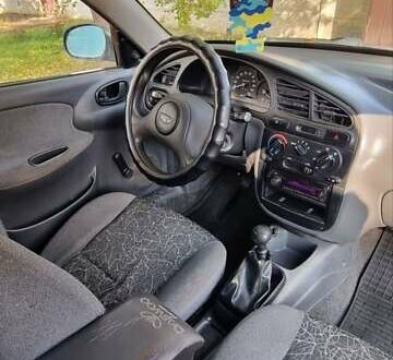 Серый Дэу Ланос, объемом двигателя 1.5 л и пробегом 305 тыс. км за 2000 $, фото 1 на Automoto.ua