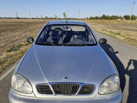 Деу Ланос 2008 у Новомосковске на Automoto.ua Сірий Деу Ланос, об'ємом двигуна 1.5 л та пробігом 294 тис. км за 2299 $, фото 1 на Automoto.ua