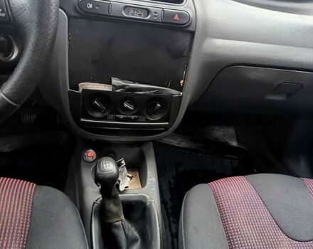 Синий Дэу Ланос, объемом двигателя 1.3 л и пробегом 153 тыс. км за 2000 $, фото 7 на Automoto.ua