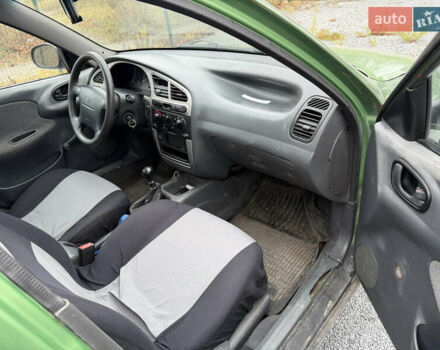 Зелений Деу Ланос, об'ємом двигуна 1.6 л та пробігом 350 тис. км за 1350 $, фото 3 на Automoto.ua