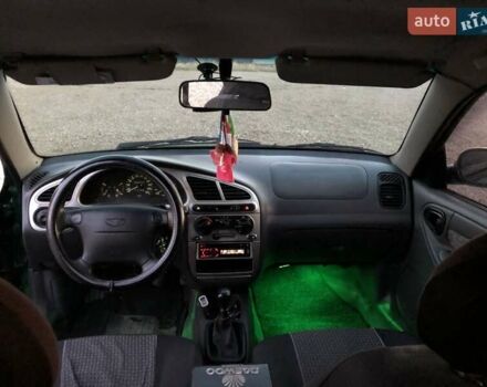 Дэу Ланос 2003 в Виноградове на Automoto.ua Зеленый Дэу Ланос, объемом двигателя 1.6 л и пробегом 255 тыс. км за 3350 $, фото 2 на Automoto.ua