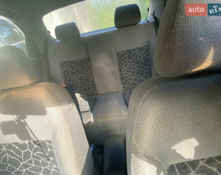 Деу Ланос 2003 у Тернополі на Automoto.ua Зелений Деу Ланос, об'ємом двигуна 1.5 л та пробігом 471 тис. км за 1500 $, фото 6 на Automoto.ua