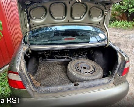 Дэу Ланос 2003 в Славянске на Automoto.ua Зеленый Дэу Ланос, объемом двигателя 1.5 л и пробегом 450 тыс. км за 1100 $, фото 2 на Automoto.ua