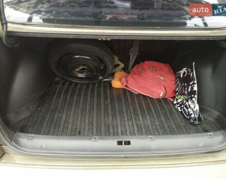 Деу Ланос 2004 у Умани на Automoto.ua Зелений Деу Ланос, об'ємом двигуна 1.5 л та пробігом 300 тис. км за 2300 $, фото 2 на Automoto.ua