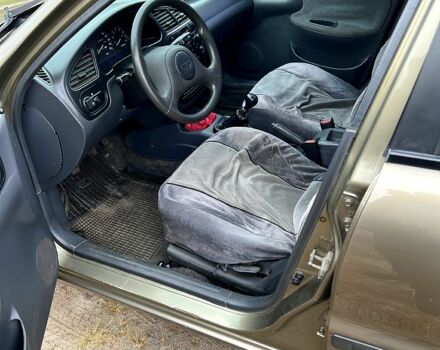 Деу Ланос 2005 у Червоноград на Automoto.ua Зелений Деу Ланос, об'ємом двигуна 1.5 л та пробігом 181 тис. км за 2400 $, фото 4 на Automoto.ua