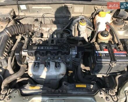 Зелений Деу Ланос, об'ємом двигуна 1.5 л та пробігом 125 тис. км за 3200 $, фото 4 на Automoto.ua