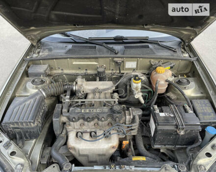 Зелений Деу Ланос, об'ємом двигуна 1.5 л та пробігом 162 тис. км за 3000 $, фото 4 на Automoto.ua
